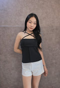 Black crisscross